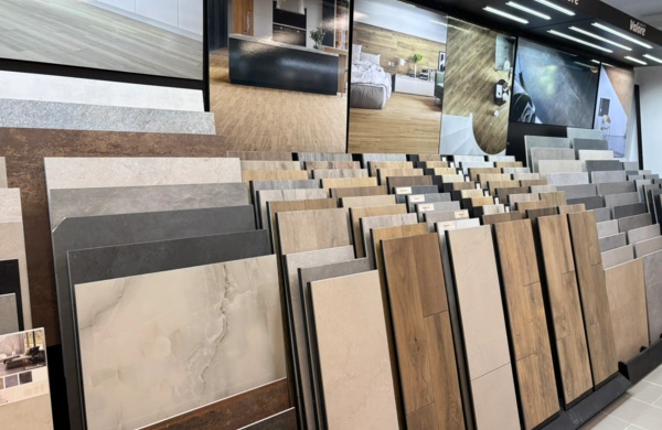 Csúszásmentesség (R-érték) burkolatoknál: R9–R13, A/B/C és a legfontosabb tudnivalók